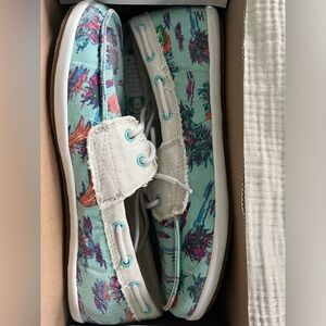 Sanuk 9.5 turquoise Canvas Boat shoe